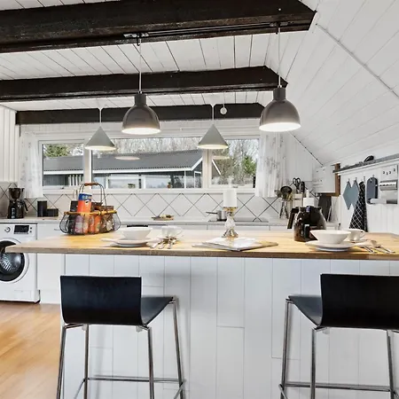 Jace - 900m From The Sea By Interhome Hals